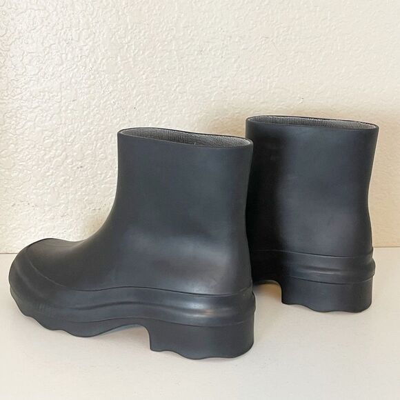 VINCE Nia puddle ankle Rainboots in black  10 - Picture 6 of 12